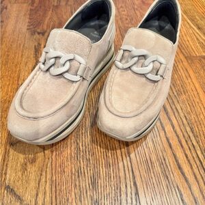 Elegant Women's Platform Loafers with Chain Accent